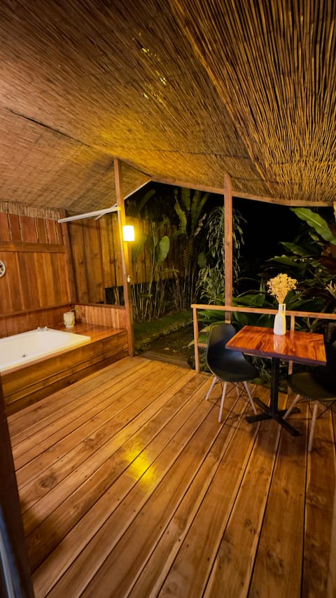 Jungle Jacuzzi & Fire Pit - Casa Amarilla