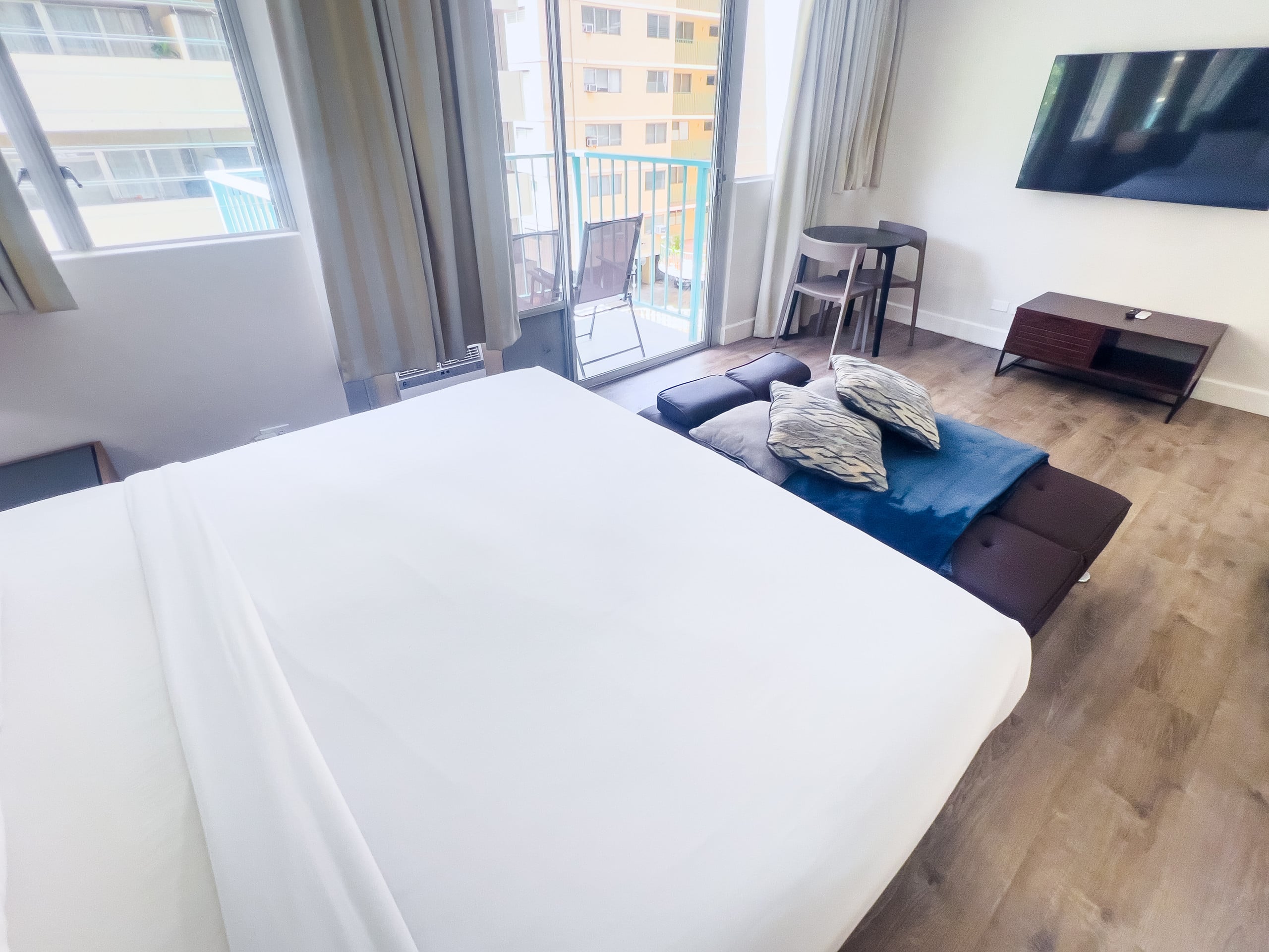 Condo in Honolulu · ★4.82 · Studio · 1 bed · 1 private bath - Image 5