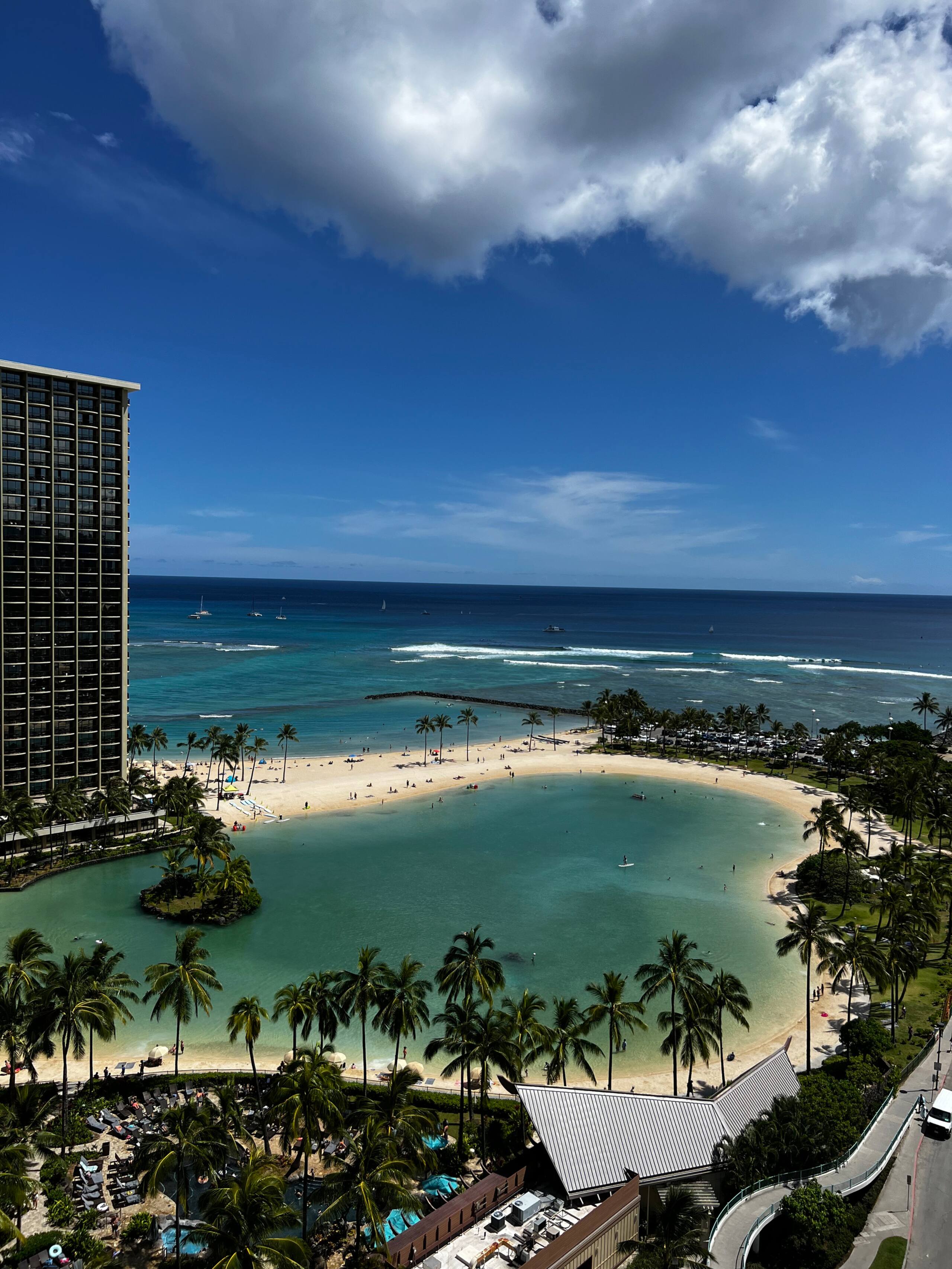 Condo in Honolulu · ★4.82 · Studio · 1 bed · 1 private bath - Image 39