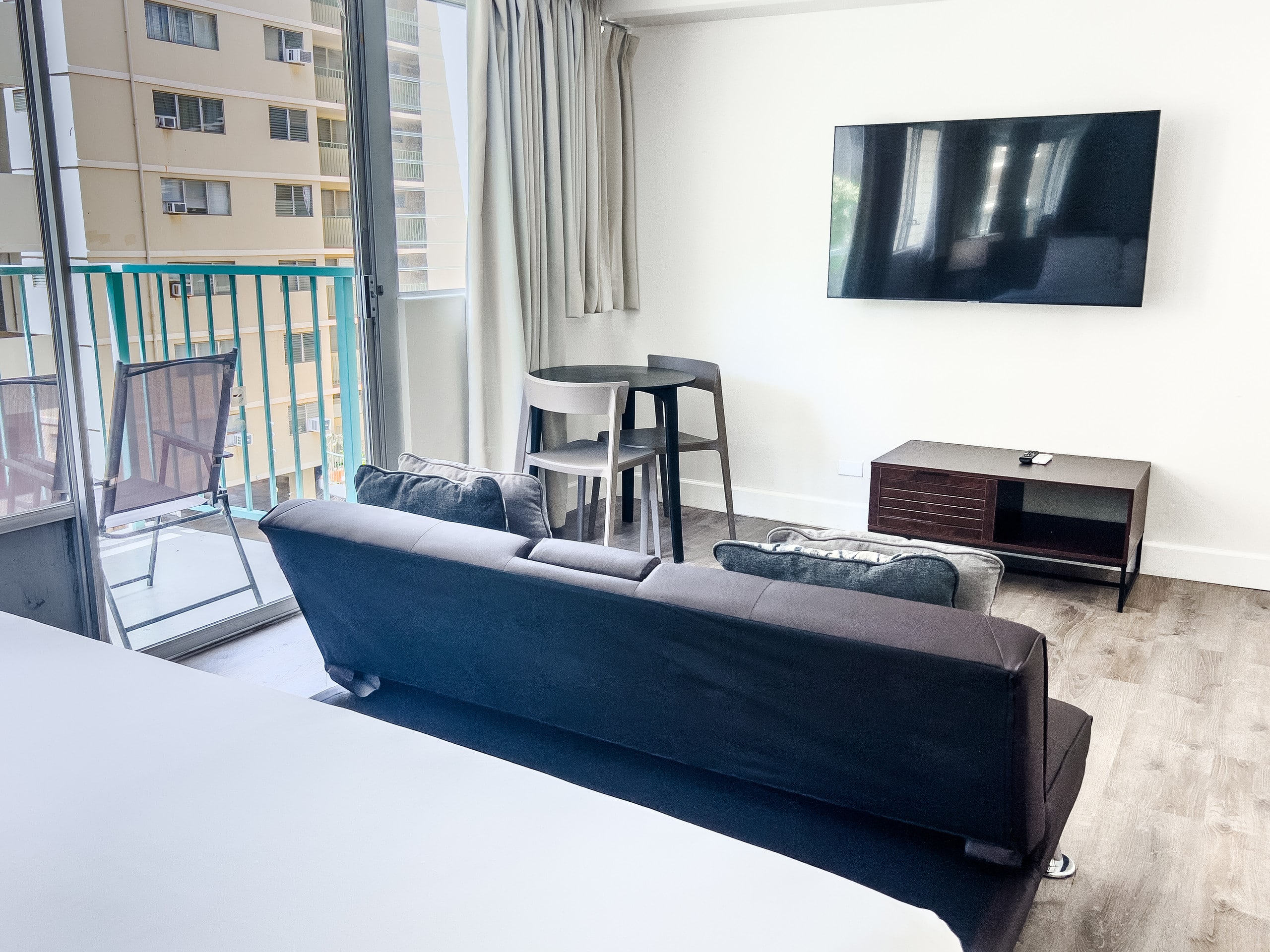 Condo in Honolulu · ★4.82 · Studio · 1 bed · 1 private bath - Image 3