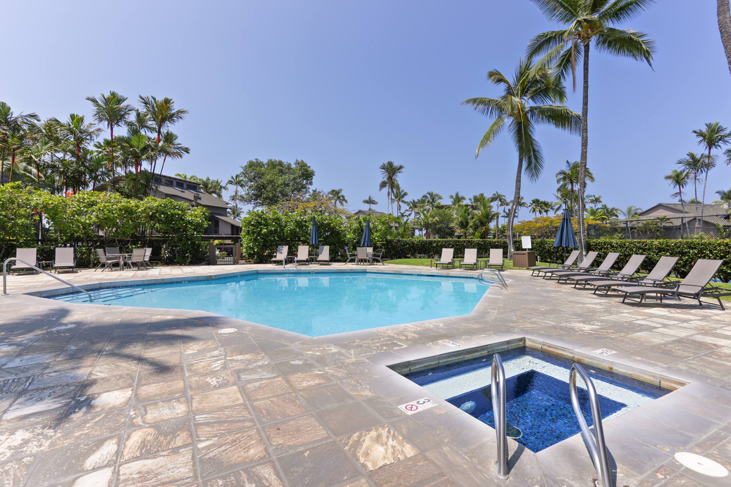 Kanaloa at Kona Partial Ocean View 2BD/2BA - Image 12