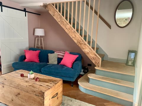 Top performing Airbnb: Beyond the yellow door [Entire Home, Newcastle] in Lamesley