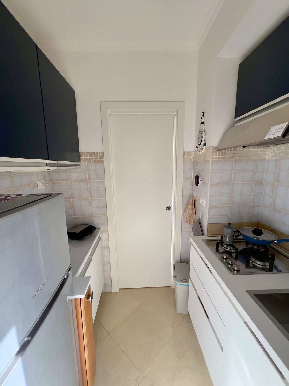 Annonce Airbnb populaire: cozy beachfront house à Santa Marinella