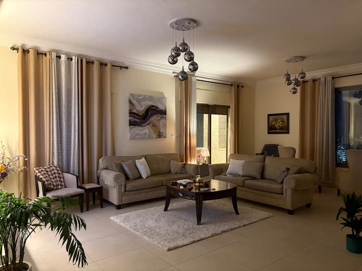 Luxurious 2br/2ba Home | King Bed | Beautiful View - Ammán