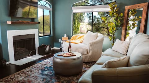 Successful Airbnb property: Thompson Peak Retreat in Shea Corridor