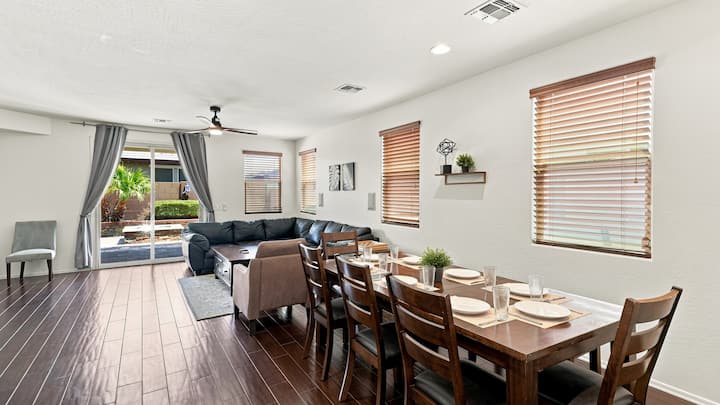 Upscale Area Remodel | 4 Bd 4 Ba | Near Ballparks
