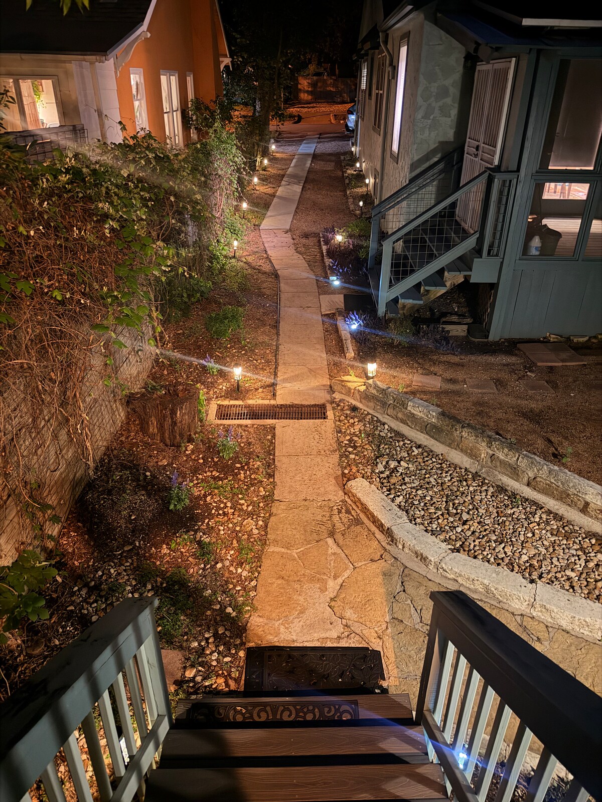 Central Peaceful 1st Floor Guesthouse w/ Parking