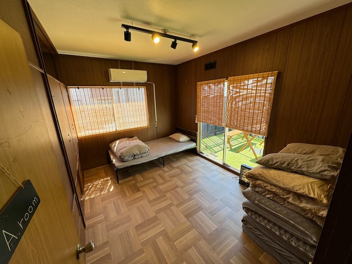 A. stanza (fino a 3 persone)