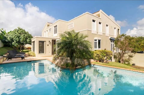 Casa Las Olas Tranquilas: A Luxurious Beachfront Retreat