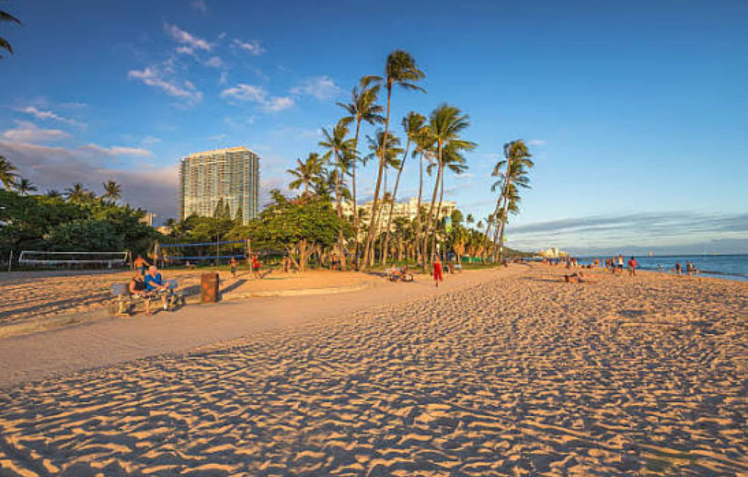 Condo in Honolulu · ★4.83 · Studio · 1 bed · 1 bath - Image 16