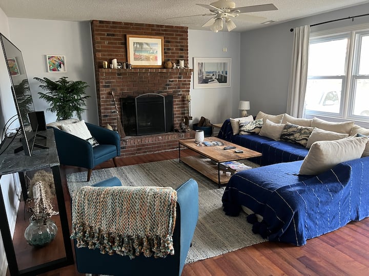 New Bern 
3 Bedroom 
2 Bath 
Glenburnie Park Area - New Bern, NC