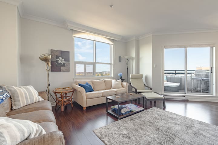 Big Bright Corner Penthouse In North End - Nouvelle-Écosse
