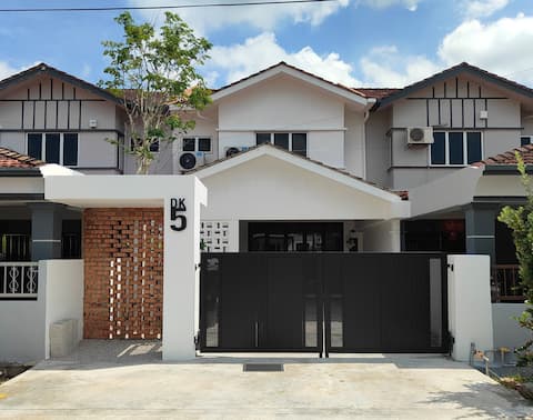 DK5 Homestay Tangkak民宿