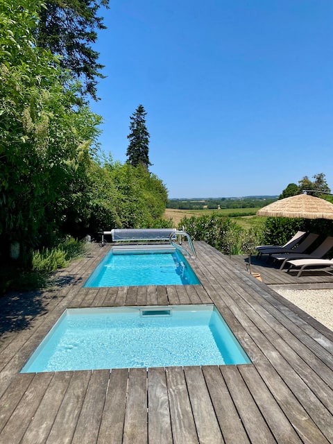 3 bedroom gite with private pool