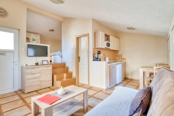 Cozy Alcove Studio With Patio & Private Parking! - Kotor