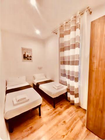 Sara’s Home Comfort 10 Minutes from Termini gallery image 2