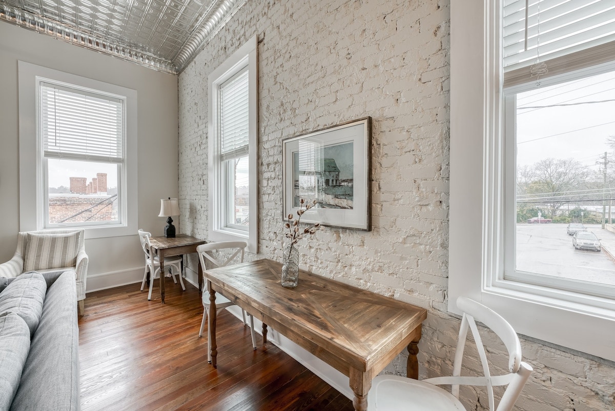 The Ethridge 2brm Luxury Downtown Jefferson Condo - Apartments for