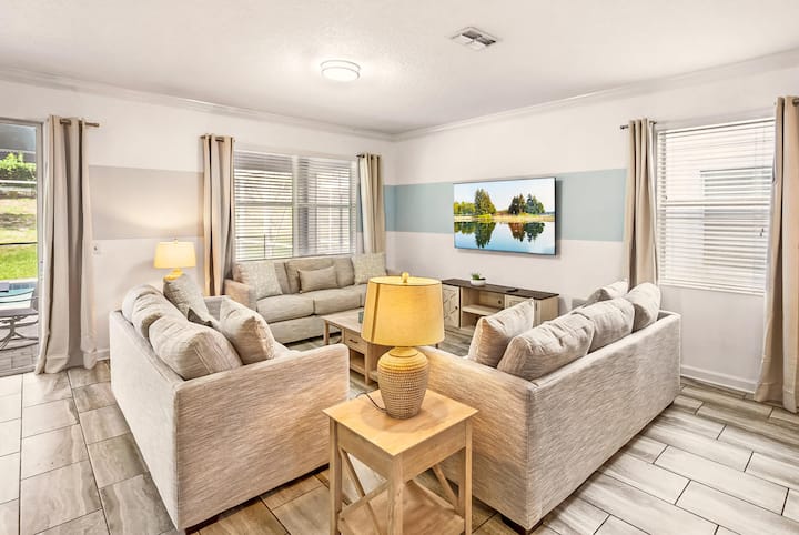 Spacious Davenport Villa: 9br, Pool, Sleeps 22 - Davenport, FL