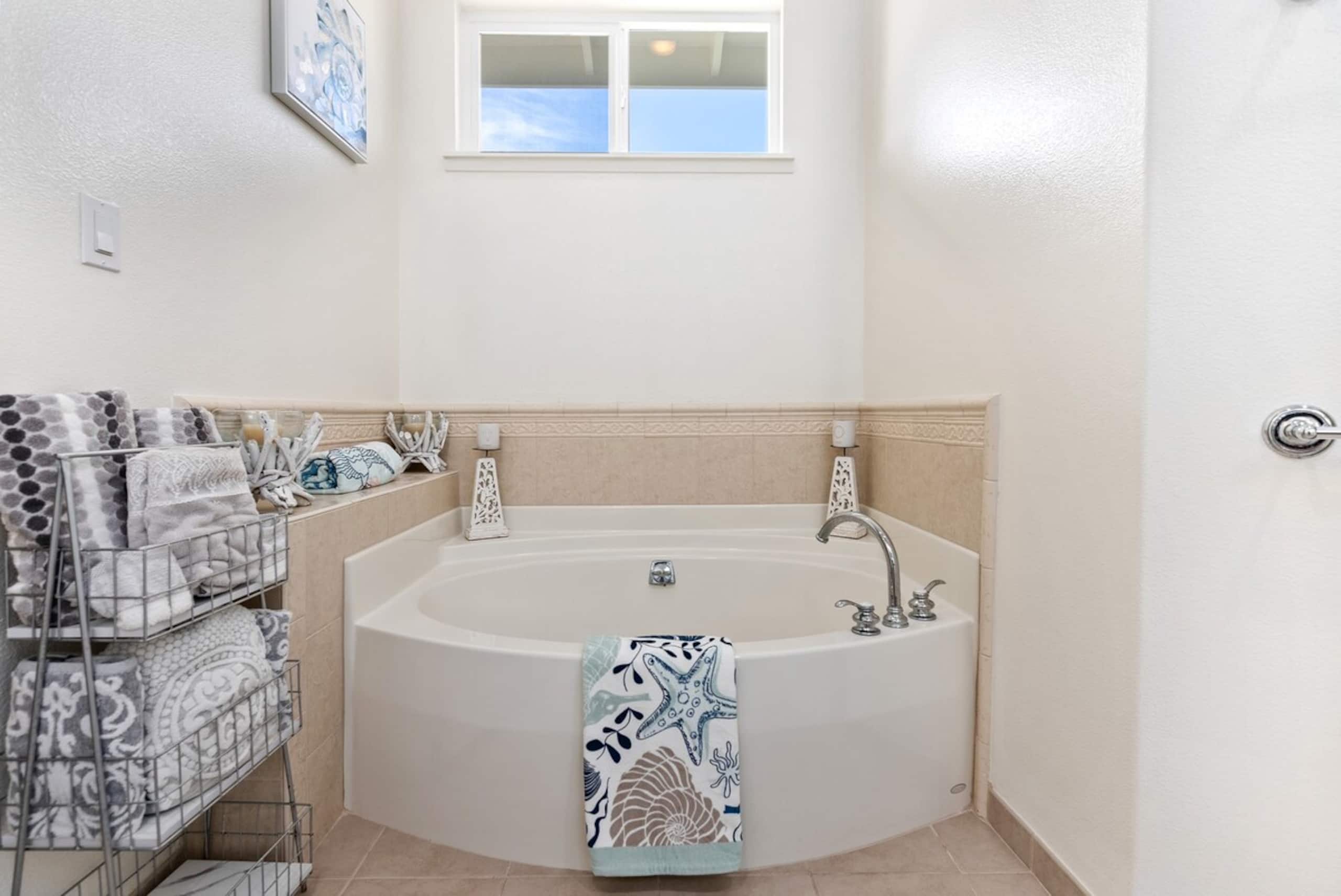 Home in Kapolei · ★4.4 · 4 bedrooms · 3 private baths - Image 26