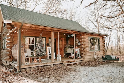 *Christmas Theme: Emerald Gabel Cabin