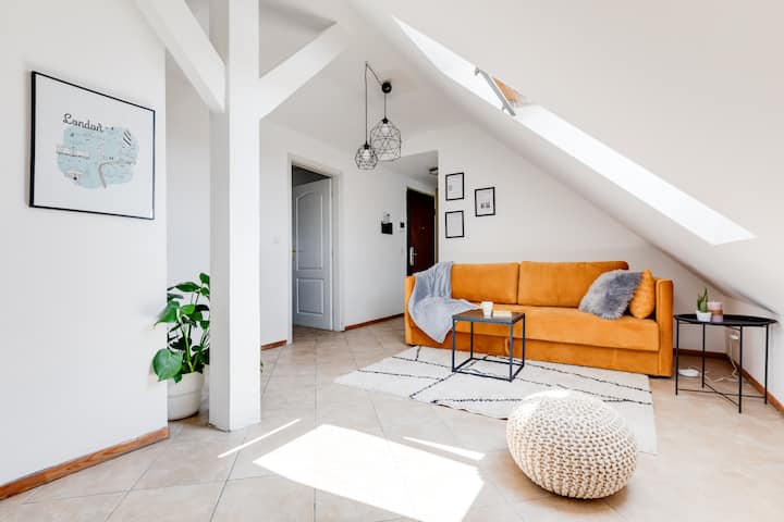 Cozy & Quiet Center Attic With Castle View - Vb - Prague
