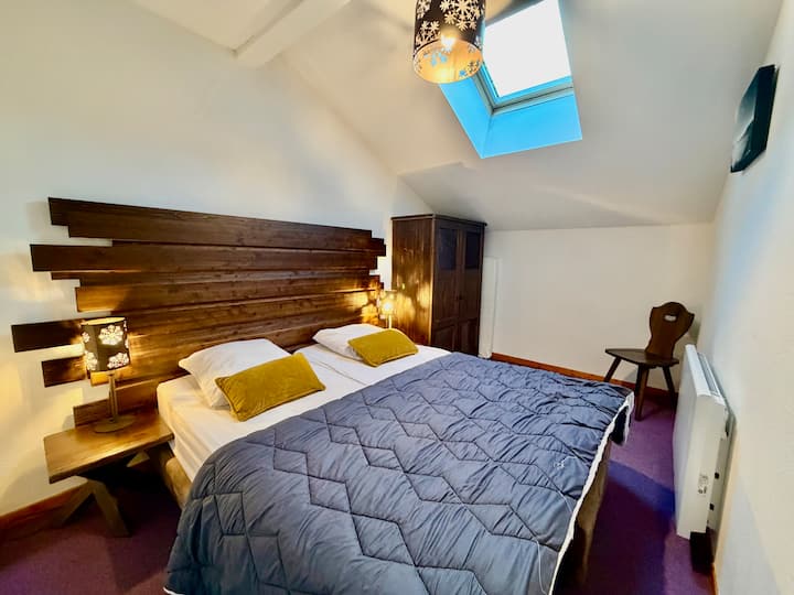 Großes Zimmer mit zwei Betten in 80X190 (Bettwäsche zur Miete verfügbar)