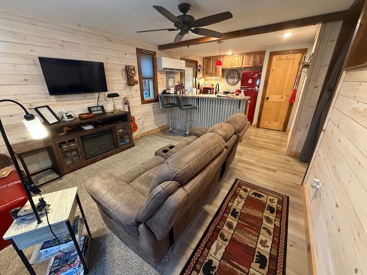 Sleepy Hollow Cabin On 4e Acres - Crossville, TN