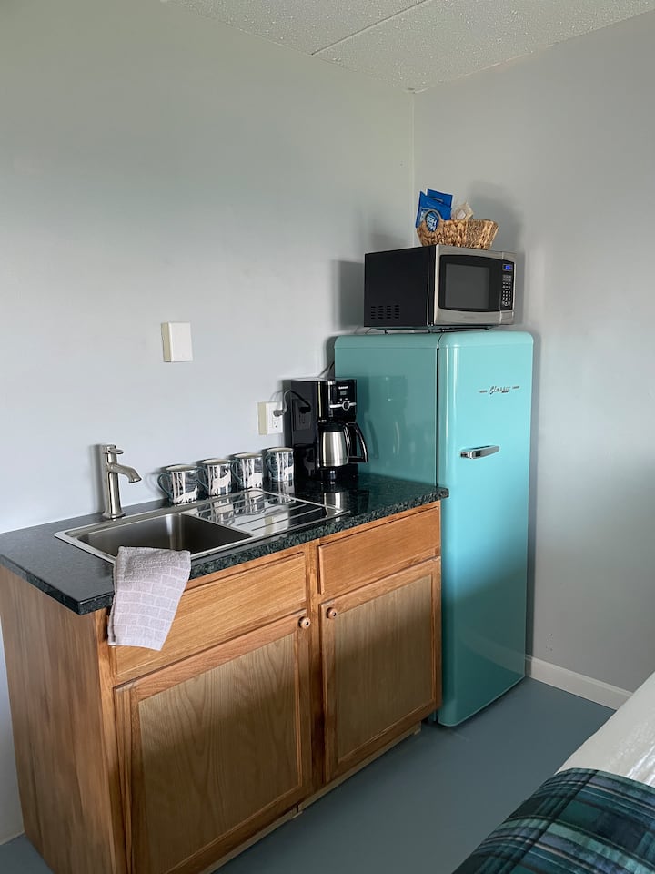 Million $ View, Balcony Plus Flexible Check In/out - Laconia, NH