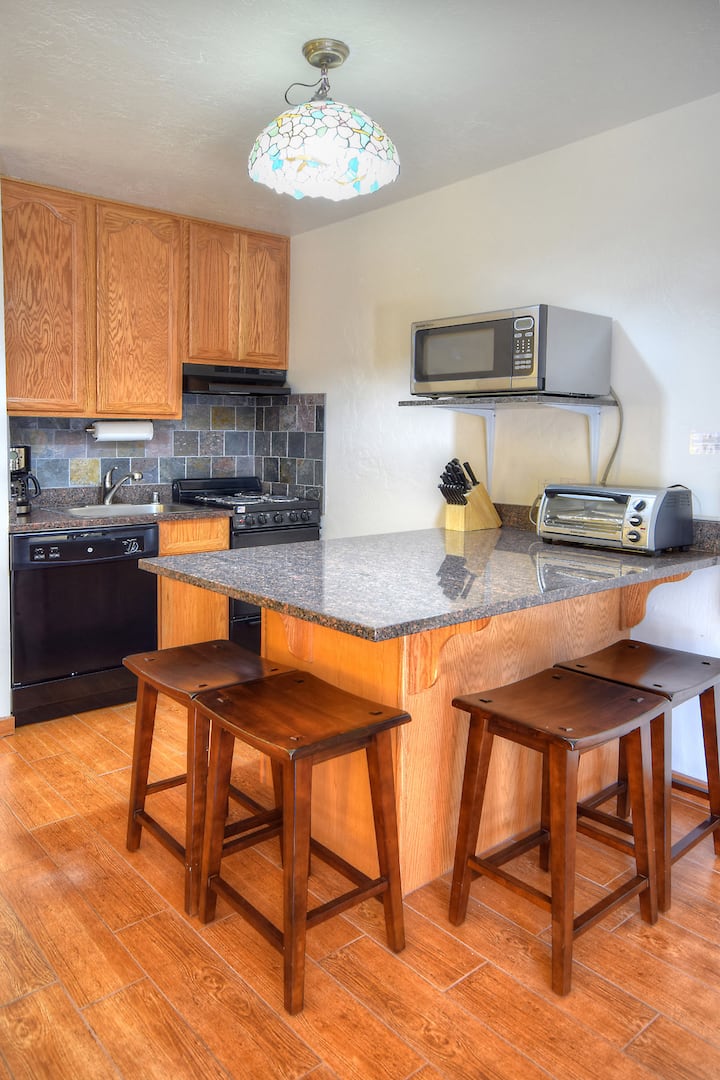 Yosemite Condo Unit A102 - ヨセミテ・バレー, CA