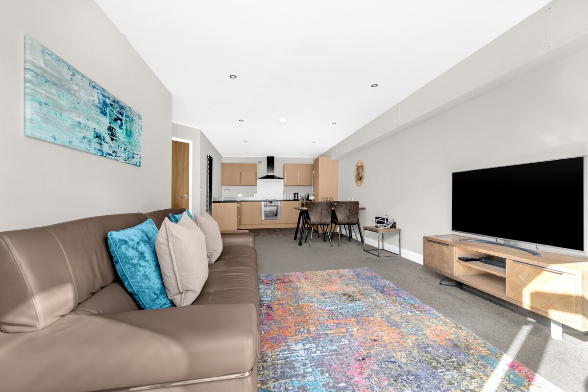 Popular Airbnb listing: No.22 Executive Two Bed Furnished Garden Apartment in New Waltham