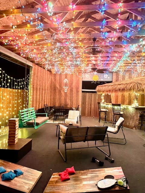 Popular Airbnb listing: 3 King Beds, Backyard Activities; Late Checkout in Fulton