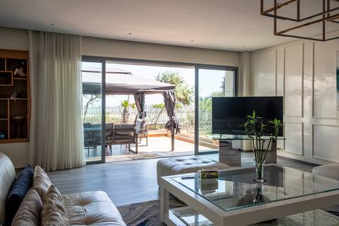 Luxury duplex beachfront ideal for groups&families