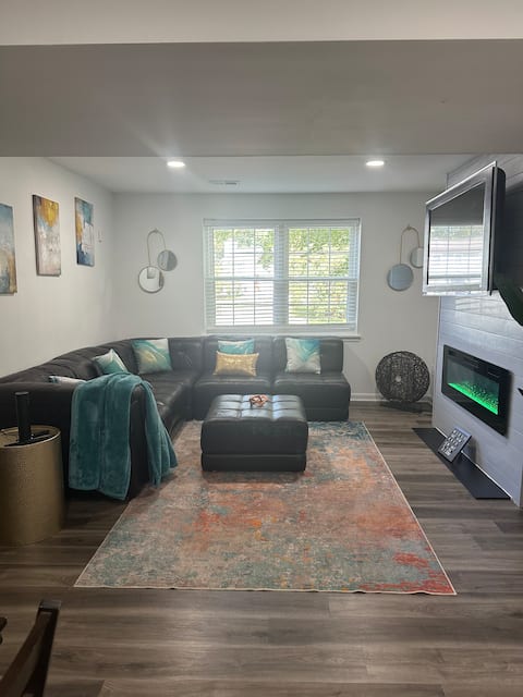 Cozy Home|Pet Friendly|Close to trails