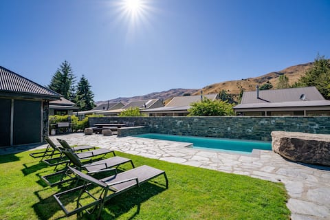 Cardrona Ski Villa with Spa and Pool