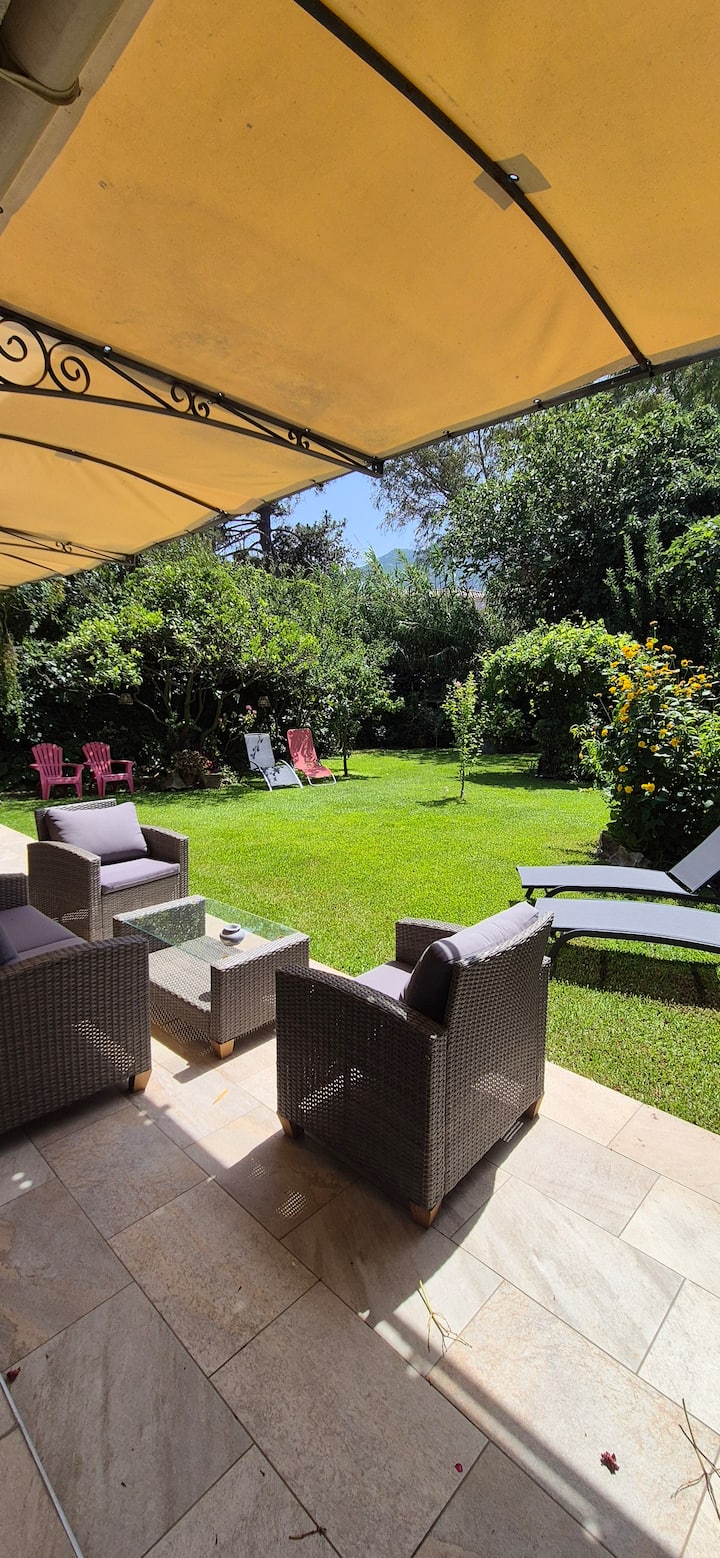 Charmante Villa Avec Grand Jardin - Calvi