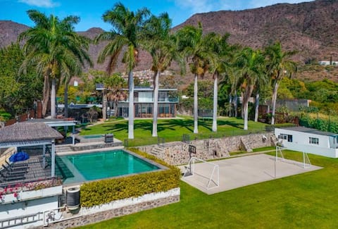 Spectacular Chante house at the foot of Lake Chapala
