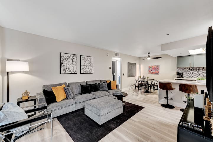 Stone throw from the strip