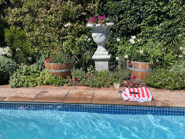 Summer paradise, perfect for Comfy family living gallery image 4