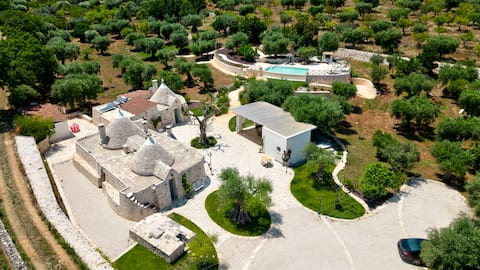Trullo Ericla Resort luxury trullo with pool