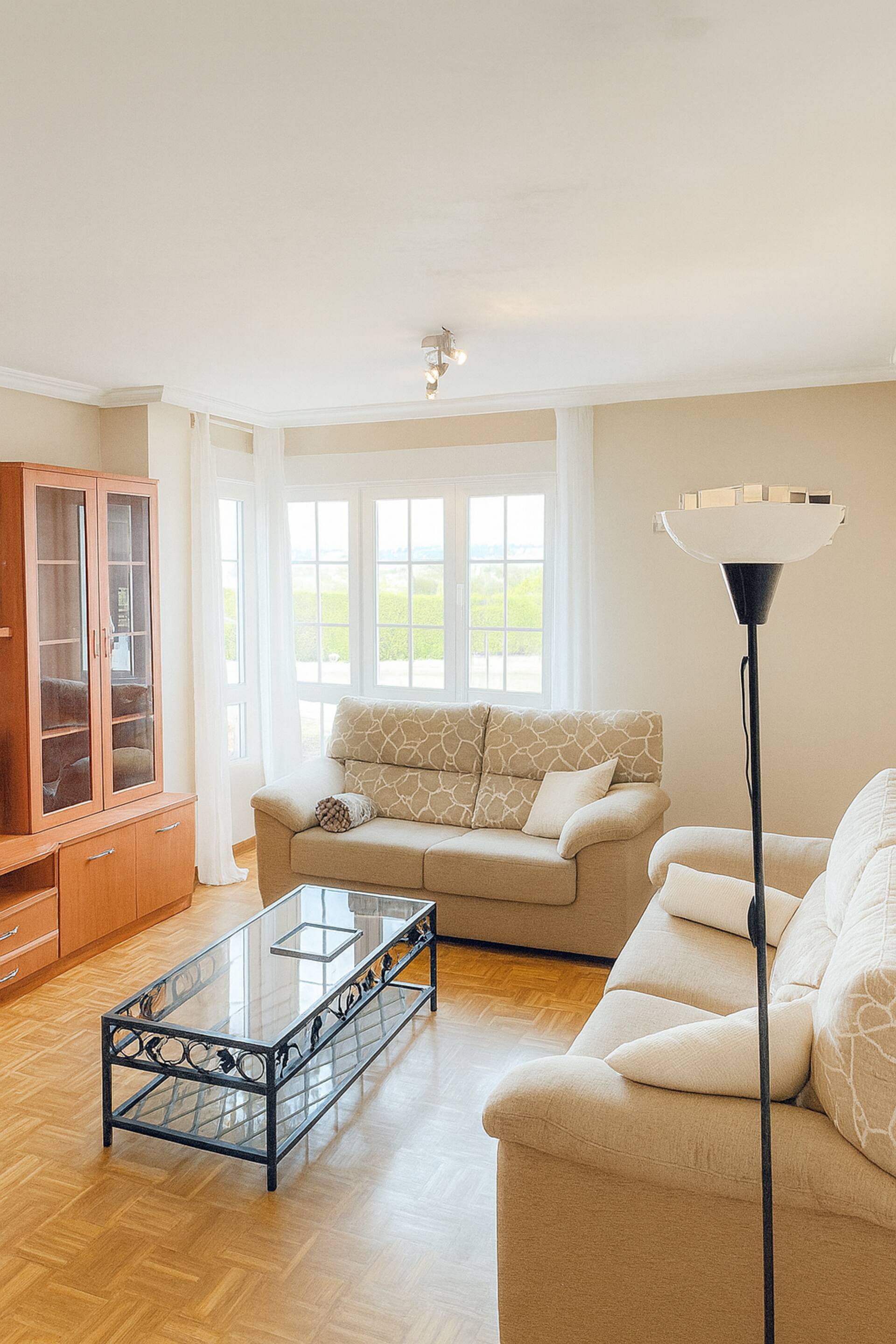 3 Bedrooms + 2 Bathrooms | Ideal for Families | Oviedo-Gijón”