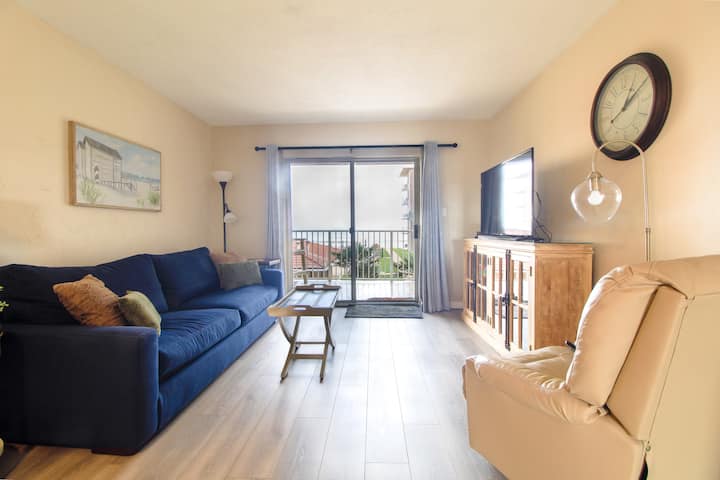 Seacoast Condo # 211 Ocean View At Nsb - New Smyrna Beach, FL