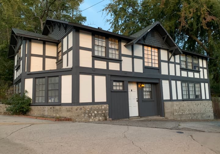 South Pasadena Cozy Carriage House 2bd/2ba - Pasadena
