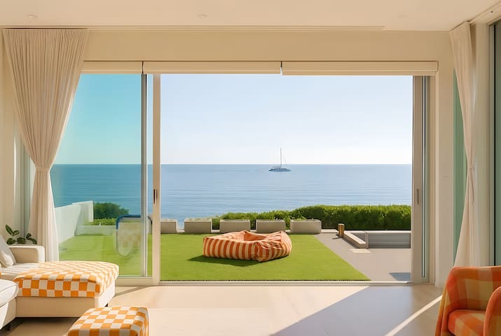 Luxe House — beachfront home with heated pool, spa and sauna at 109 Esplanade, Henley Beach South