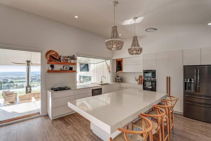 Pet Friendly Farm Stay with panoramic views gallery image 5