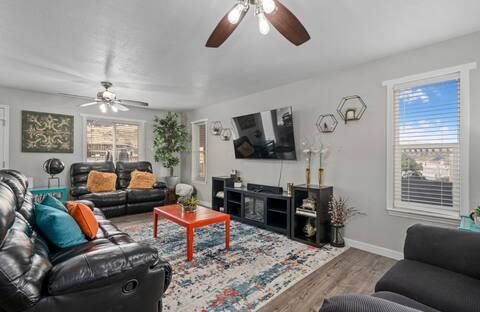 Scenic Views Retreat * King Beds * Family Fun *