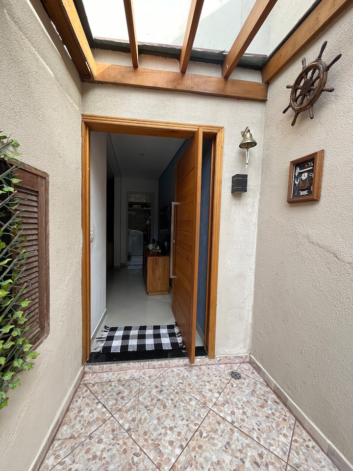 Casa Em Ilhabela, Bairro Nobre E Praia! - Ilhabela