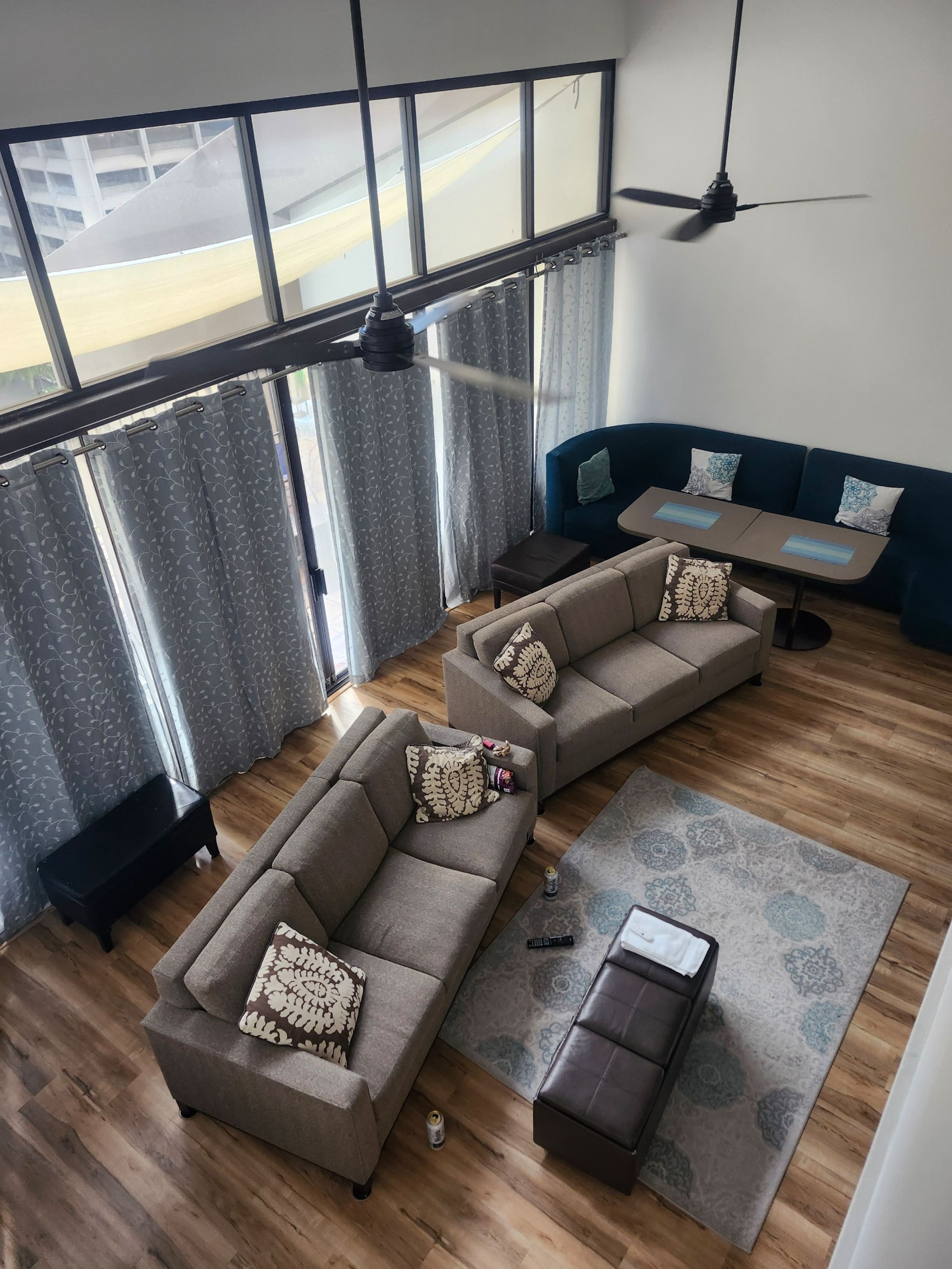 Condo in Honolulu · ★4.67 · 1 bedroom · 3 beds · 1.5 private baths - Image 3