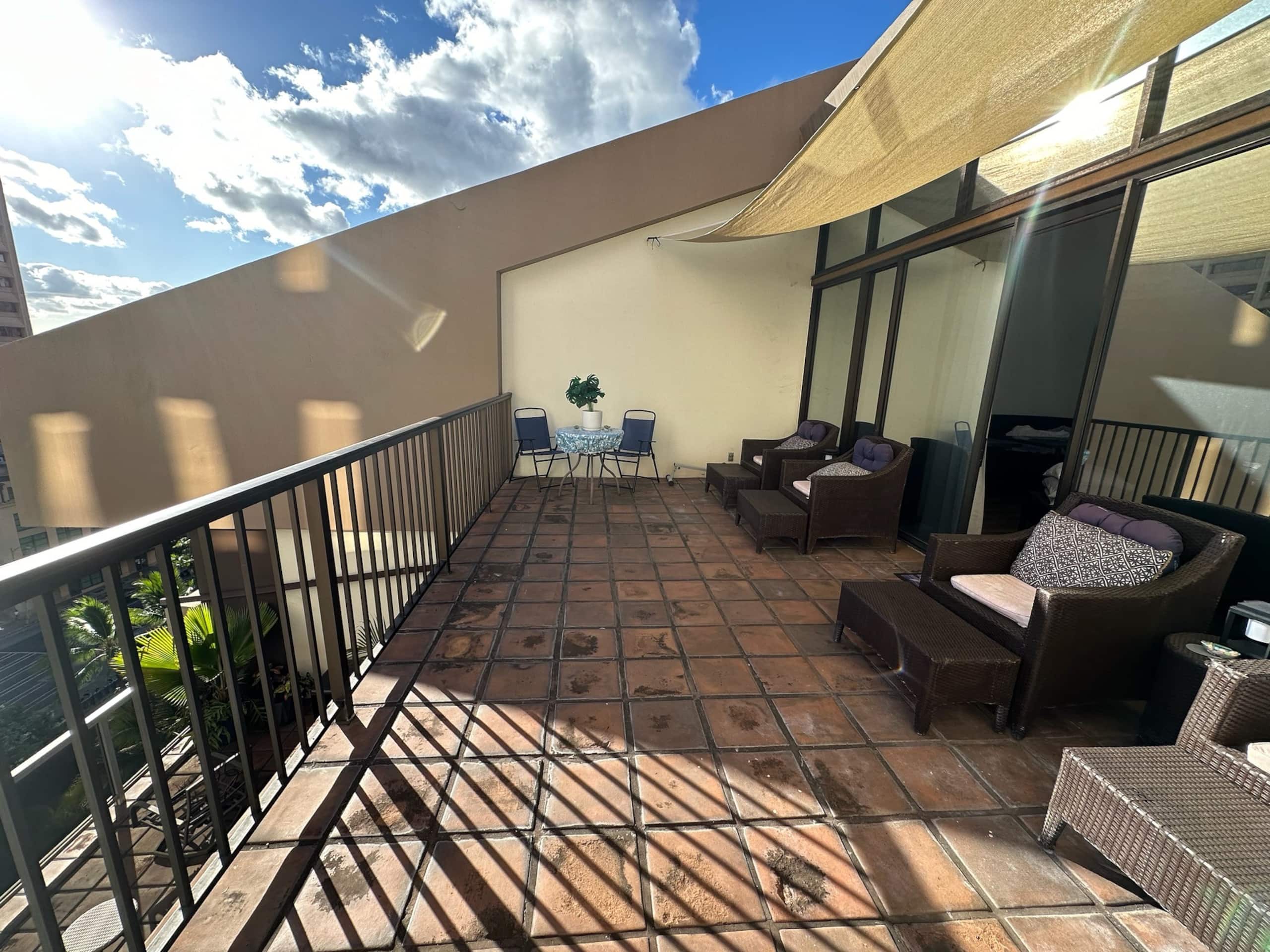 Condo in Honolulu · ★4.67 · 1 bedroom · 3 beds · 1.5 private baths - Image 11