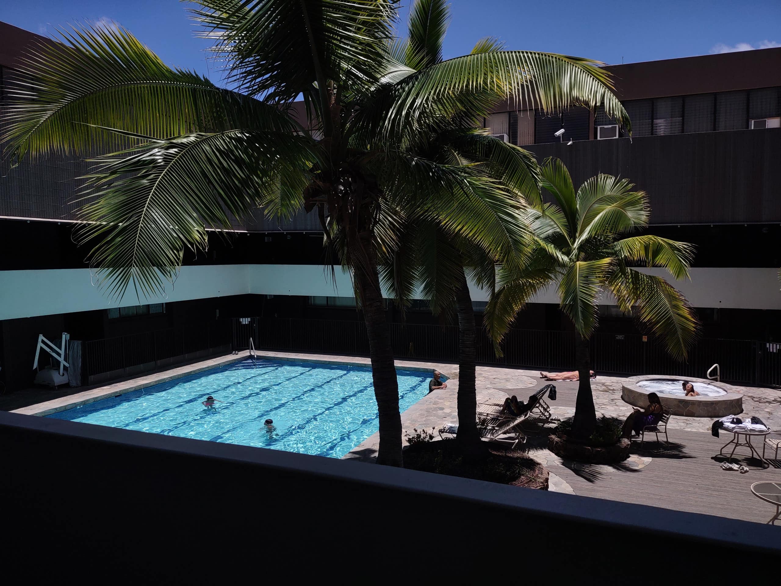 Condo in Honolulu · ★4.67 · 1 bedroom · 3 beds · 1.5 private baths - Image 12
