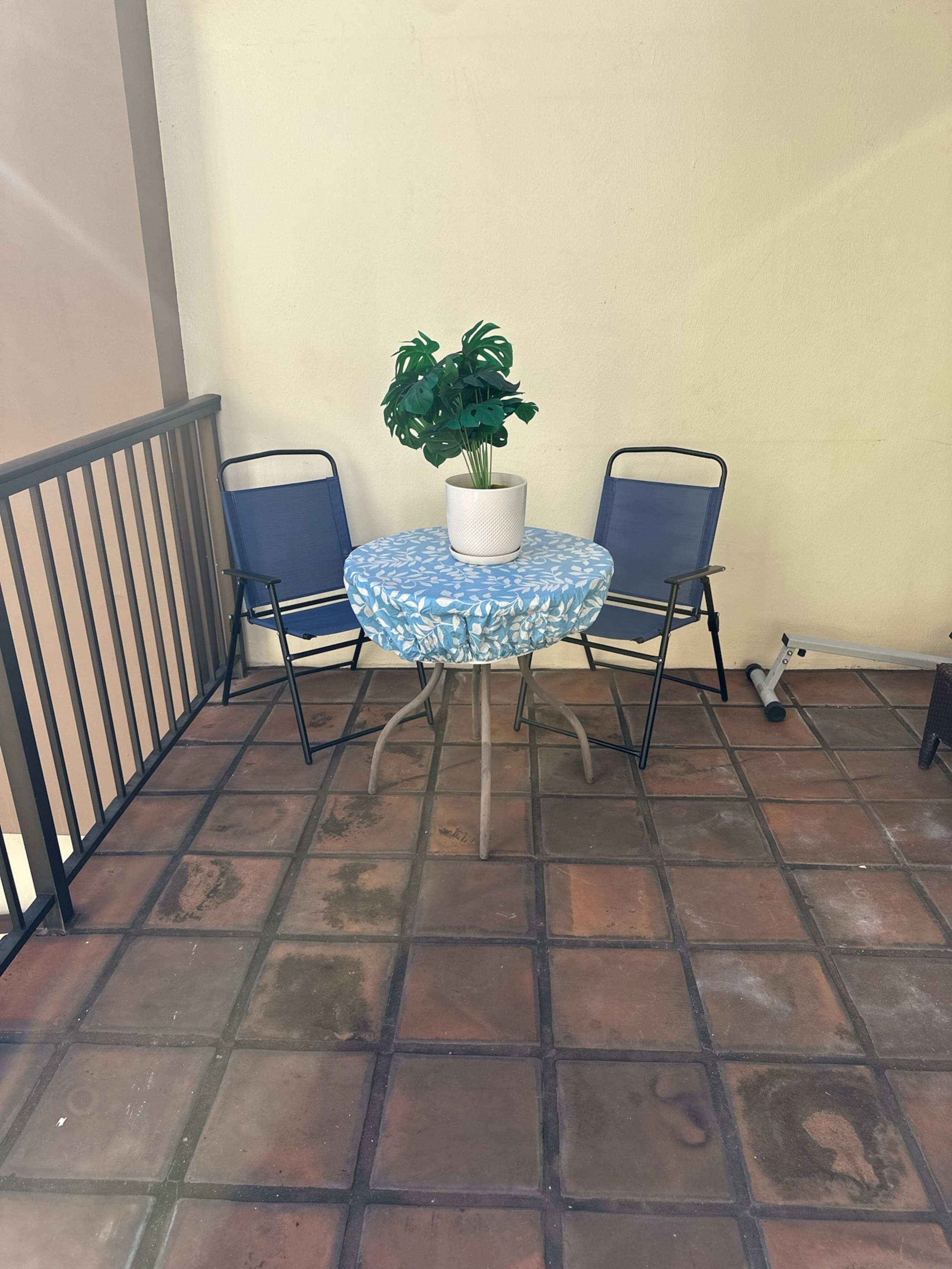 Condo in Honolulu · ★4.67 · 1 bedroom · 3 beds · 1.5 private baths - Image 10